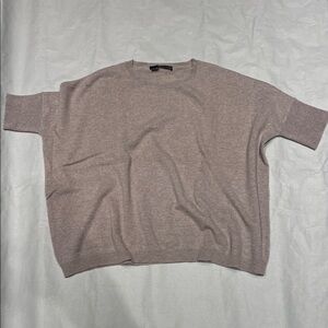 NWOT 360 Cashmere boxy short sleeved sweater. Size small.